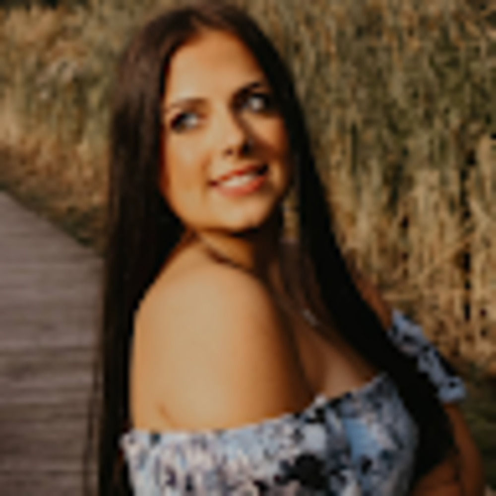 Meet your Posher, Alayna